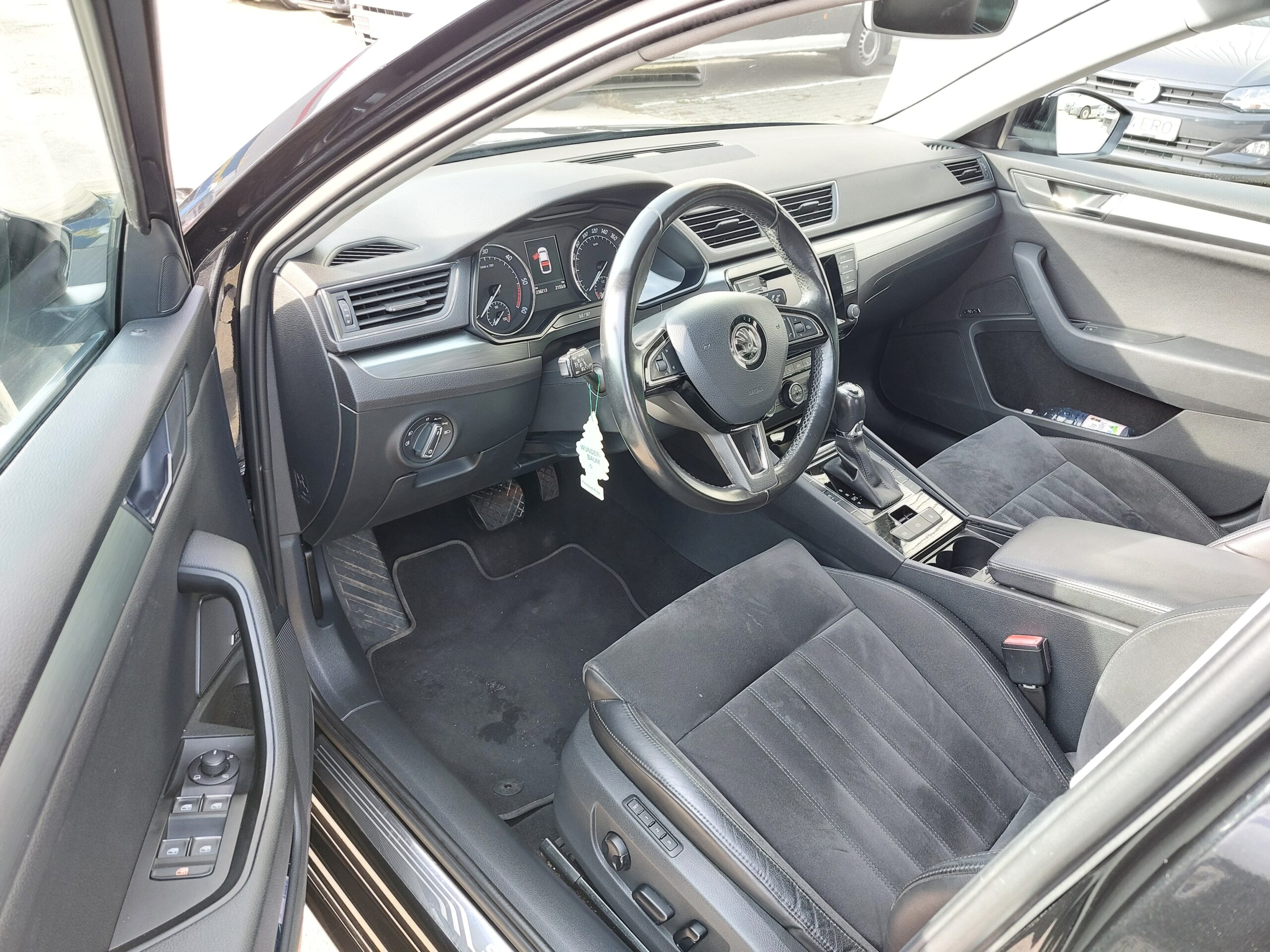 Skoda Octavia Superb 4×4 2.0 TDI B02ElT 2016 - Image 14