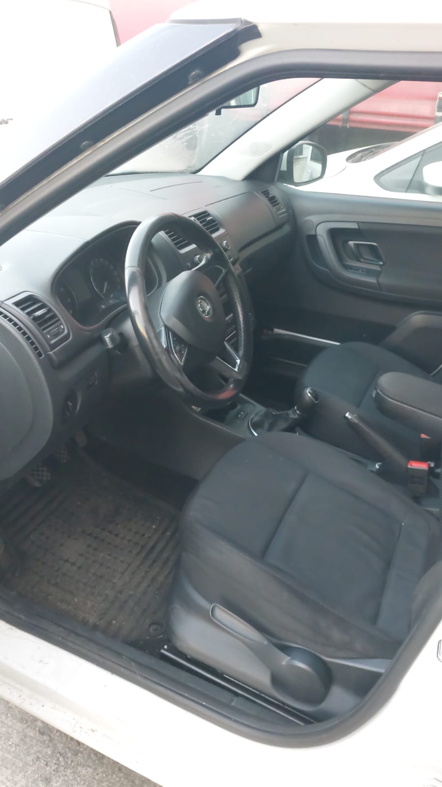 Skoda Fabia B109ELR 2014 - Image 9
